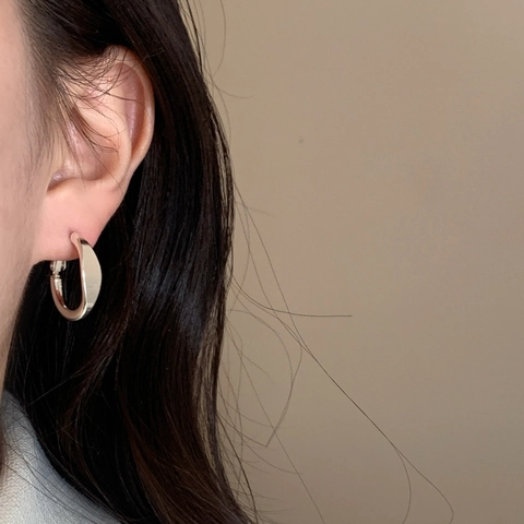 Minimalistische Geometrische Möbius Twist Creolen Damen Poliertes Kupfer Vergoldet Silver Earring Post