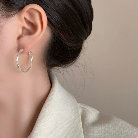 Pendientes De Aro Torsonados De Cobre Mate Diseño De Espiral Geométrica Minimalista Chapado En Oro De 18K Para Mujeres