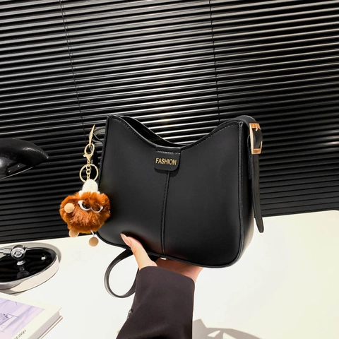 Retro PU Leder Eimer Hobo Tasche Für Frauen Modische Vielseitige Einzelschulter Umhängetasche Mit Plüschanhänger Minimalistisch