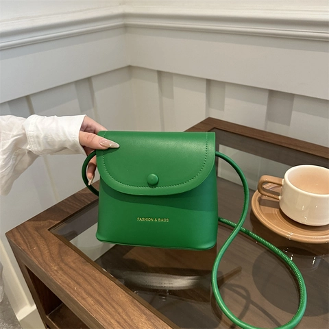 Dames Minimalistische PU Leer Kleine Vierkante Crossbodytas Effen Kleur Flap Magnetische Gesp Mode Schoudertas