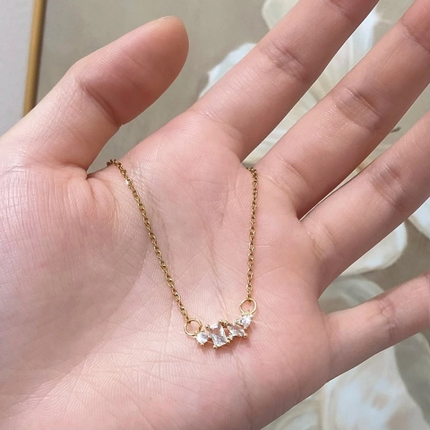 Collana Con Pendente Geometrico In Zircone Con Ottone Placcato Oro 18K Catena Di Clavicola Regolabile Per Donna Moda Minimalista