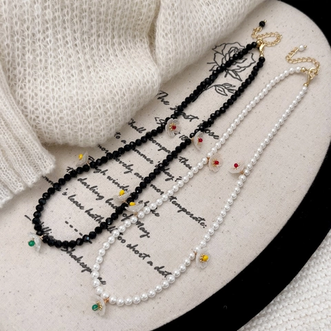Flower Pendant Necklace Faux Artificial Pearl Crystal Beaded Copper Clavicle Chain French Style Romantic Elegant Jewelry For Women