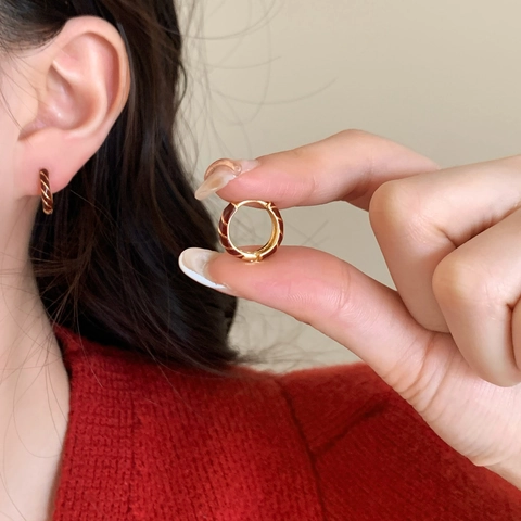 Ancora Rote Emaille Creolen Kupfer Vergoldet Mit 925 Sterling Silber Ohrstecker Französisches Retro Spiralmuster