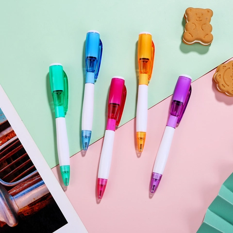 Penna a Sfera con Luce a LED Creativa Torcia in Plastica Punta a Proiettile Inchiostro Blu Cancelleria Per Ufficio Scuola Studenti Bambini Regalo