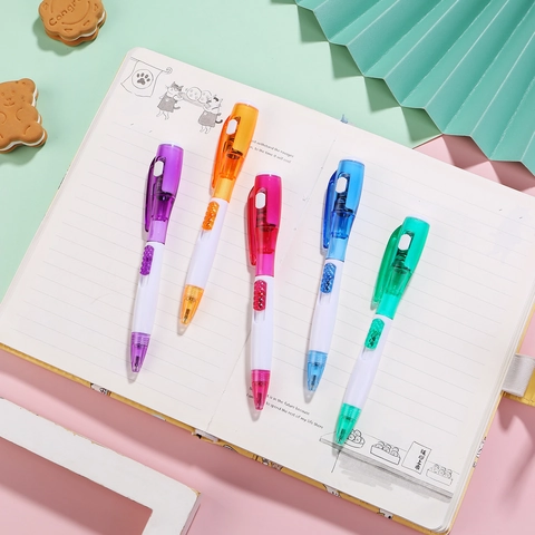Penna a Sfera con Luce a LED Creativa Torcia in Plastica Punta a Proiettile Inchiostro Blu Cancelleria Per Ufficio Scuola Studenti Bambini Regalo