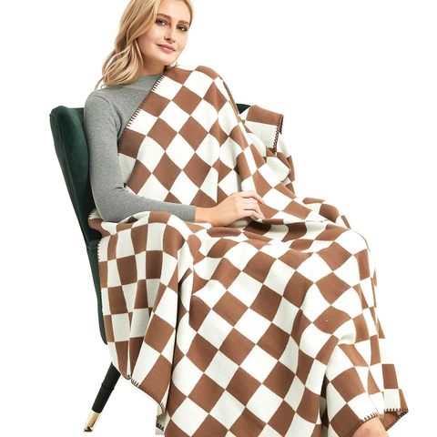 Checkerboard Pattern Knit Shawl Blanket Soft Cashmere-Like Oversized Warm Throw For Sofa Office Travel Women Winter Wraps Decor