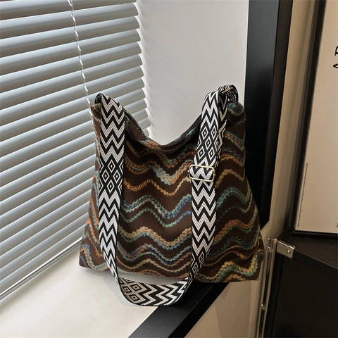 Women Large Capacity Zigzag Knitted Tote Bag Fashion Bohemian Woven Shoulder Bag With Wide Jacquard Strap And Plush Pendant