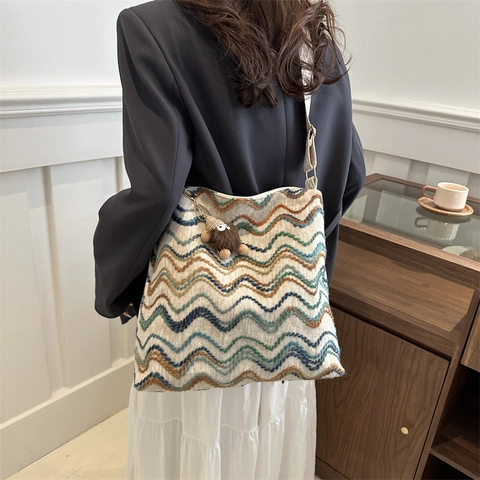 Bohemian Wave Pattern Knitted Shoulder Bag For Women Large Capacity Canvas Tote Bag With Wide Geometric Strap And Charm