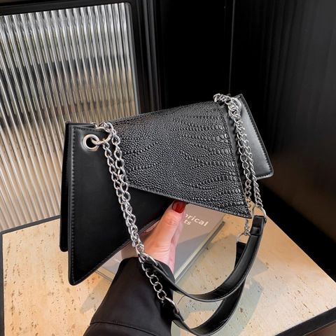 Γυναικεία Γεωμετρική Ασύμμετρη Τσάντα Χιαστί από Δέρμα PU με Μοτίβο Κροκόδειλου και Ασημένια Αλυσίδα