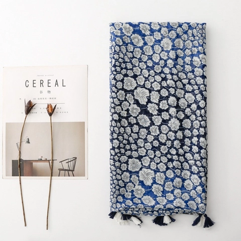 Écharpe En Voile De Polyester À Imprimé Fleuri Avec Glands Style Porcelaine Bleue Et Blanche Châle Doux Pour Femmes