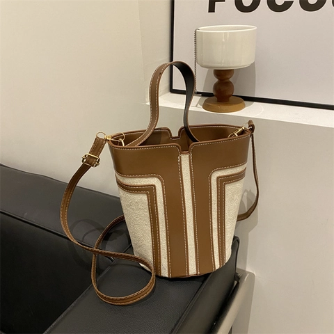 Borsa Secchiello Donna Patchwork Pelle PU Camoscio Forma T Cuciture A Contrasto Borsa A Tracolla Mano Retro Versatile Piccola