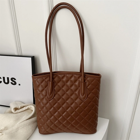 Women Quilted Tote Bag Large Capacity PU Leather Rhombic Shoulder Bag Chic Commuting Handbag Casual Solid Color Bag For Women