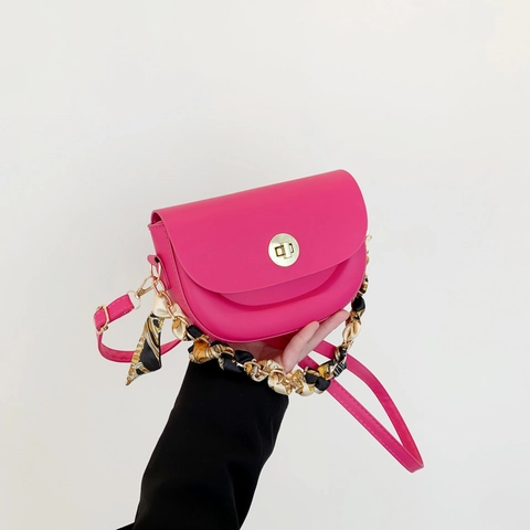 Sac Bandoulière Selle en Cuir PU pour Femmes Avec Poignée Foulard en Satin Fermoir Doré Simplicité Urbaine Sac à Main Quotidien