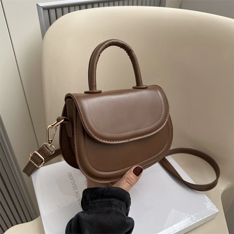 Borsa a Sella in Pelle PU da Donna di Tendenza Tracolla Minimalista Retro Con Manico Superiore Hardware Dorato Piccola Borsa a Mano
