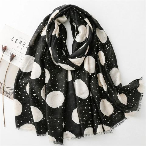 Schicker Schal Mit Großen Punkten Und Goldfolie Bronzierung Baumwoll Polyester Mischung Fransenrand Warmer Wickel Für Damen