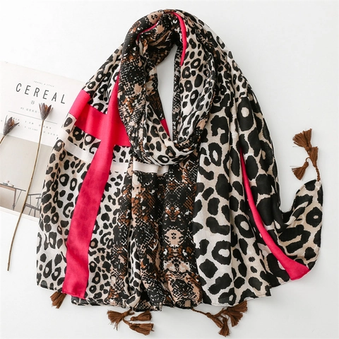 Modischer Schal Mit Leopardenmuster Damen Rosa Streifen Polyester Baumwolle Leinen Haptik Quasten Reiseschal Accessoire