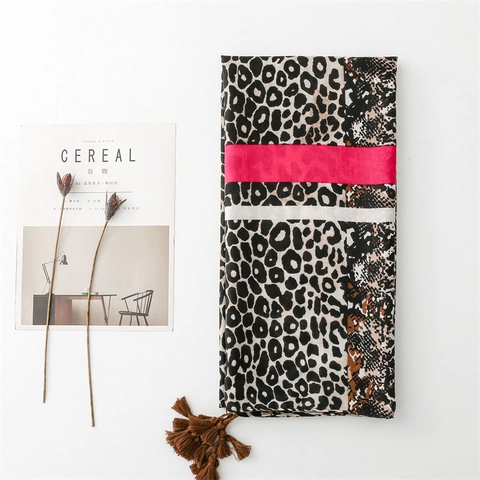 Modischer Schal Mit Leopardenmuster Damen Rosa Streifen Polyester Baumwolle Leinen Haptik Quasten Reiseschal Accessoire