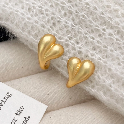 Matte Gold Heart Stud Earrings With 925 Sterling Silver Earring Post Retro Elegant Minimalist For Women Daily Wear