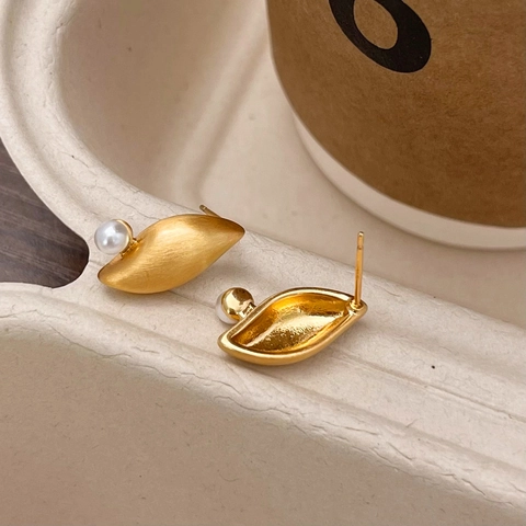 Geometrische Blatt Künstliche Perlen Ohrstecker Kupfer 18K Vergoldet Mit 925 Sterling Silver Earring Post Minimalistischer Schmuck
