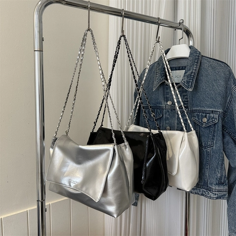 Glossy PU Leather Underarm Shoulder Bag Large Capacity Solid Color Silver Metal Chain Strap Chic Hobo Bag For Women
