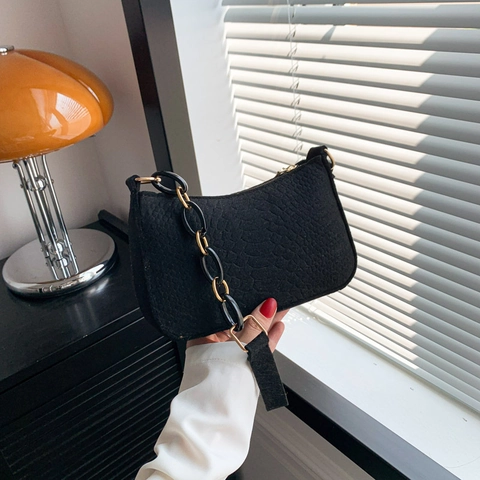 Women Crocodile Pattern Underarm Bag Chic Chain Strap Small Shoulder Purse Fashionable Felt Baguette Handbag Solid Color Elegant Street Style