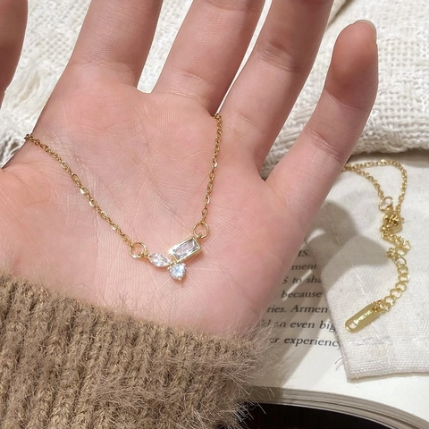 Collier Pendentif Zircon Cuivre Plaqué Or Géométrique Irrégulier Minimaliste Luxe De Niche Bijoux Cadeau Pour Femmes