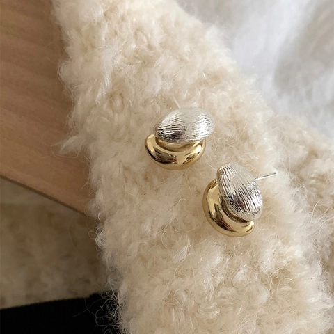 Two Tone Geometrische Steckerohrringe Mit Kupfer-Ohrstecker Minimalistischer Mixed Metal Gold Silber Plattiert Überlappend