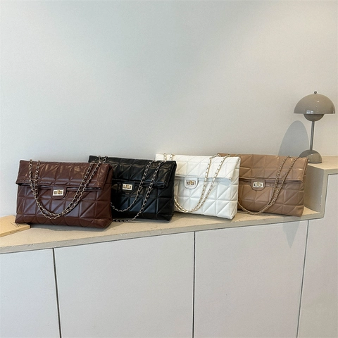 Gewatteerde Schoudertas PU Leer Ruitpatroon Mode Kettingriem Draaisluiting Minimalistische Tote Voor Dames