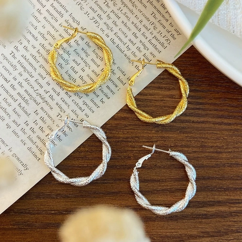 Twisted Hoop Ohrringe Geometrisches Spiraldesign Kupfer Matt Texturiert Vintage Minimalistischer Gold Silber Plated Stil
