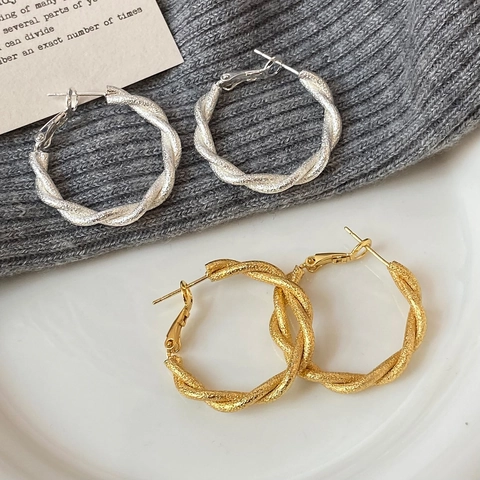 Twisted Hoop Ohrringe Geometrisches Spiraldesign Kupfer Matt Texturiert Vintage Minimalistischer Gold Silber Plated Stil