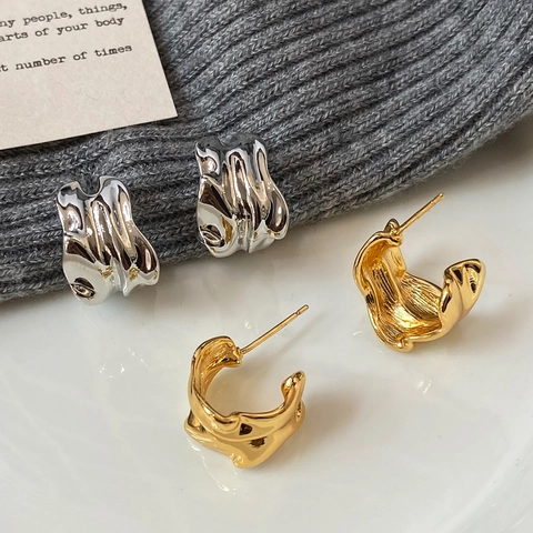 Boucles D'Oreilles Puces En Forme De C Géométrique Lave Irrégulière Cuivre Plaqué Texture Métal Liquide Style De Niche