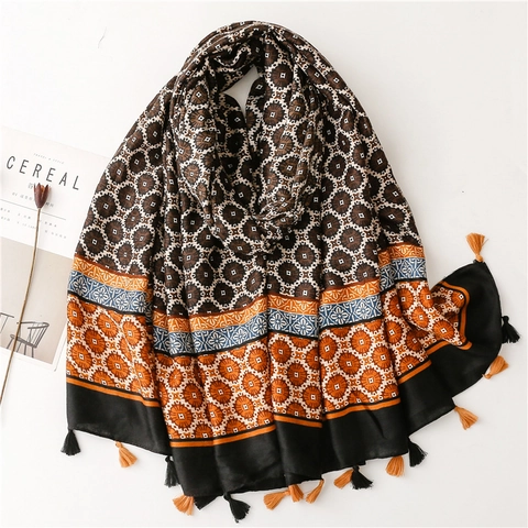 Women Ethnic Print Scarf Large Shawl Bohemian Tassel Sun Protection Warm Wrap Polyester Retro Fashion Accessory