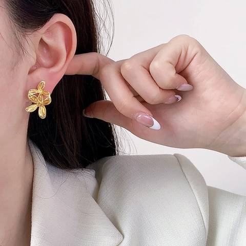 Floral Stud Earrings With Copper Earring Post 3D Flower Minimalist Elegant Jewelry For Women