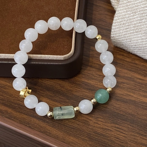 Beaded Armband Mit Weißem Naturstein Grünem Edelstein Und Vergoldetem Anhänger Vintage Zen Stil Für Damen