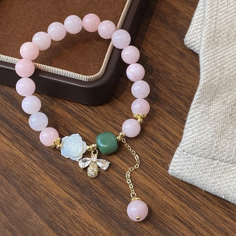 Kamelie Blume Biene Charm Armband Rosa Naturstein Erdbeerkristall Perlen Elegant Handgefertigt Schmuck Damen