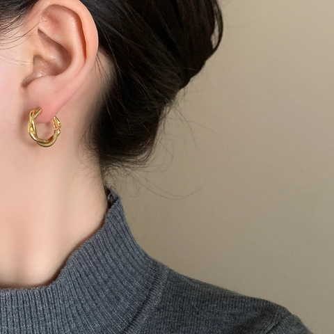 Gold Plated Copper Hoop Earrings Textured Twist Hammered Lightweight Luxury Minimalist Niche Jewelry Accessories For Women