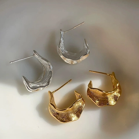 Orecchini A Cerchio A C Piegghettati Irregolari Per Donna Texture Lavica Geometrica Rame Con Perno In Rame