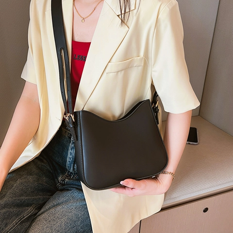 Hobo Bag For Women PU Leather Half Moon Shoulder Bag Adjustable Wide Strap Minimalist Solid Color Crossbody Purse