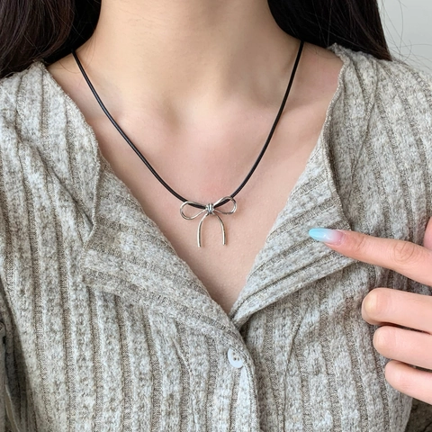 Collier Pendentif Nœud Simple Cuivre Plaqué Argent Épais Cordon Cire Noir Choker Réglable Pour Femmes Bijoux Élégants