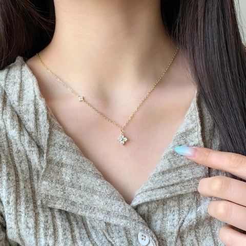 Flower Pendant Necklace Cubic Zirconia Copper Clavicle Chain Elegant Simple Jewelry For Women