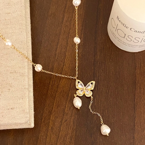 Collar Cobre Con Colgante Mariposa Zirconia Y Perlas Agua Dulce Joyería Elegante Minimalista Para Mujeres