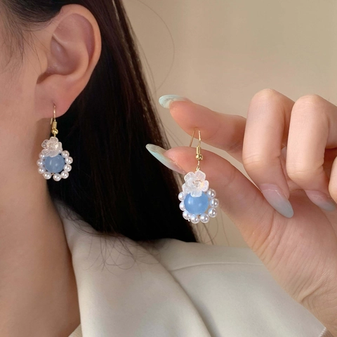 Pendientes Colgantes De Piedra Natural Azul Y Perlas Artificiales Con Pétalos De Flores Transparentes Estilo Elegante Para Mujer