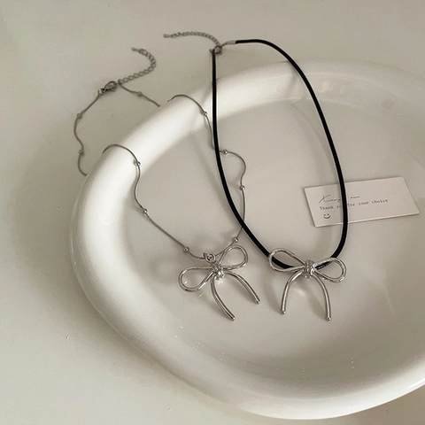Minimalist Bowknot Pendant Necklace Vintage Copper Plated Metal Clavicle Chain Fashion Jewelry For Women
