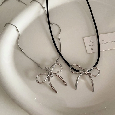 Minimalist Bowknot Pendant Necklace Vintage Copper Plated Metal Clavicle Chain Fashion Jewelry For Women