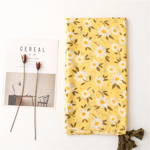 Women Lightweight Daisy Print Scarf With Tassels Herringbone Texture Polyester Shawl Sun Protection Long Beach Wrap
