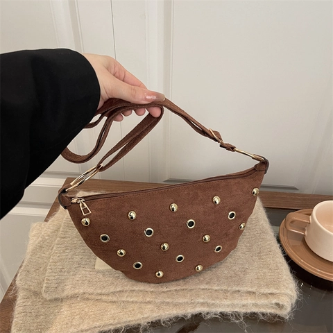 Borsa a Tracolla da Donna in Camoscio Vintage con Rivetti Moda Punk a Mezzaluna con Anello in Metallo per Pendolari