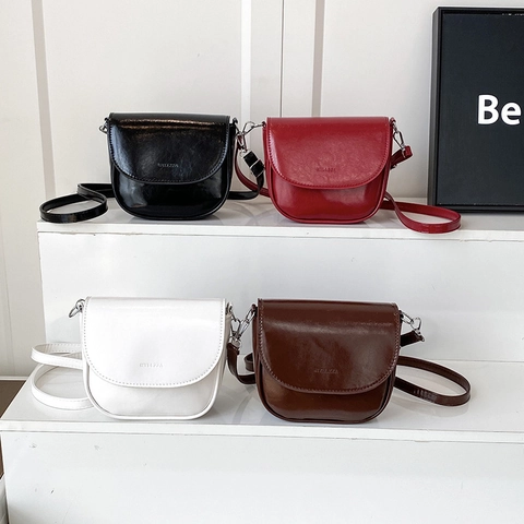 Borsa a Spalla Sella in Pelle PU Minimalista per Donna Finitura Lucida Tracolla Pendolare Quotidiana Casual Trendy Moda Borsa