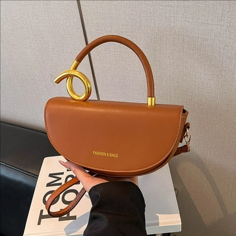 Sac Épaule Demi-Lune Femme Cuir PU Avec Poignée Métallique Dorée Unique Design Sous Les Aisselles Pour Usage Quotidien