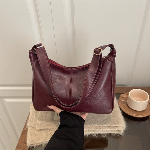 Minimalist PU Leather Underarm Bag For Women Vintage Hobo Shoulder Bag With Adjustable Strap Solid Color Commuter Tote Bag