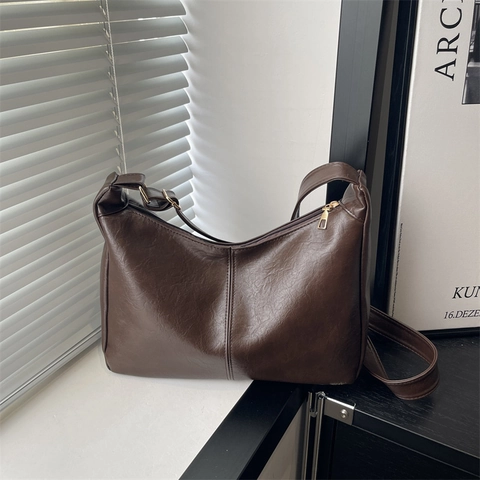 Minimalist PU Leather Hobo Shoulder Bag For Women Large Capacity Vintage Underarm Tote Commuter Handbag Adjustable Strap